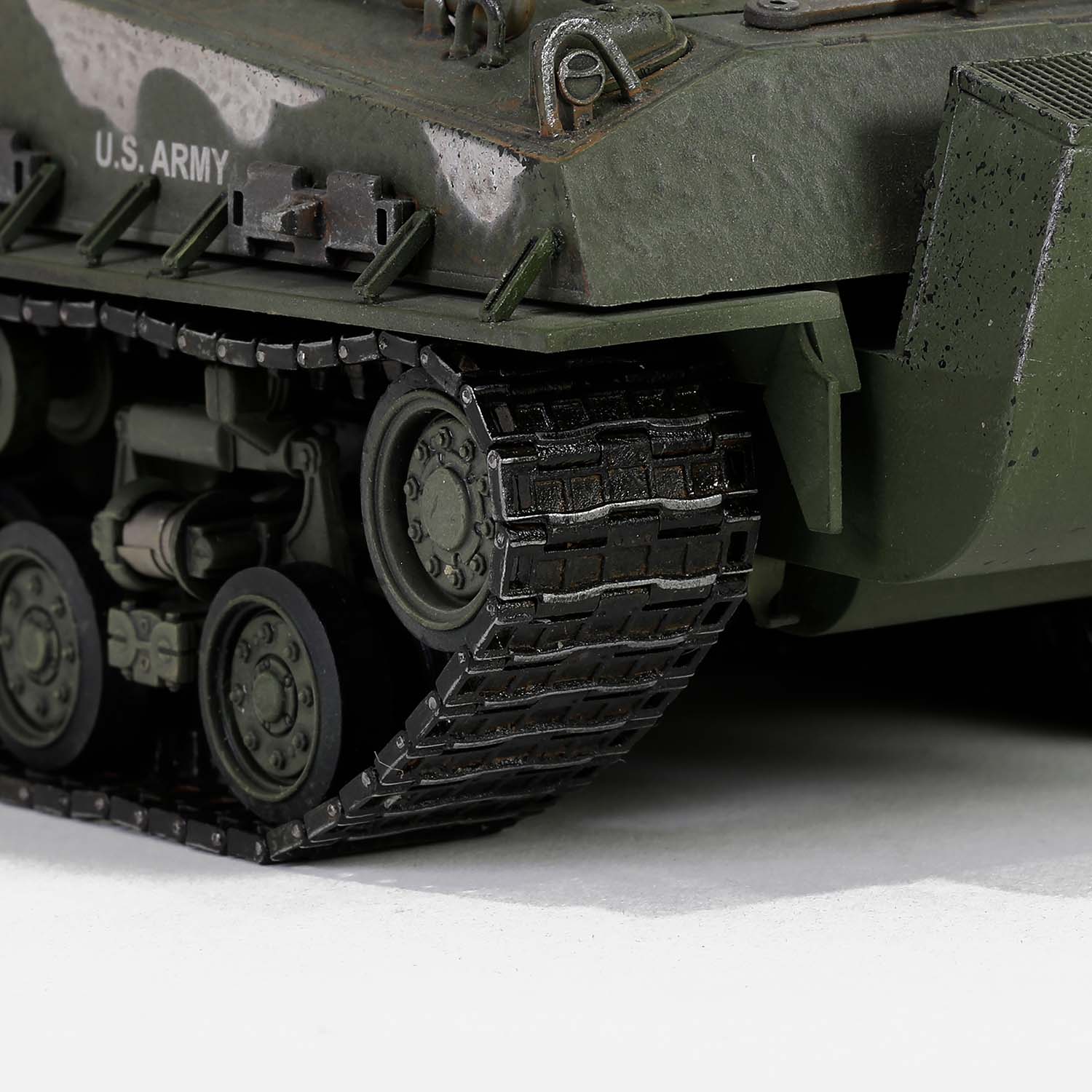 Sherman M4 tank HVSS Suspension type - Metal Upgrade track link set (Model T66)  Zinc Alloy materials | with weathering effect