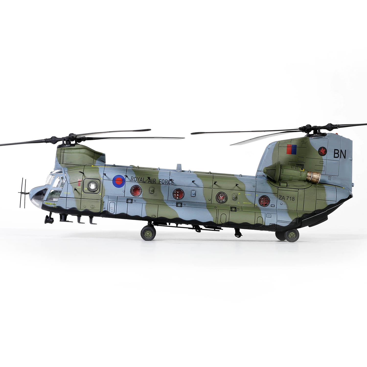 Hélicoptère Cargo CH-47 Chinook De La Royal Air Force Image éditorial
