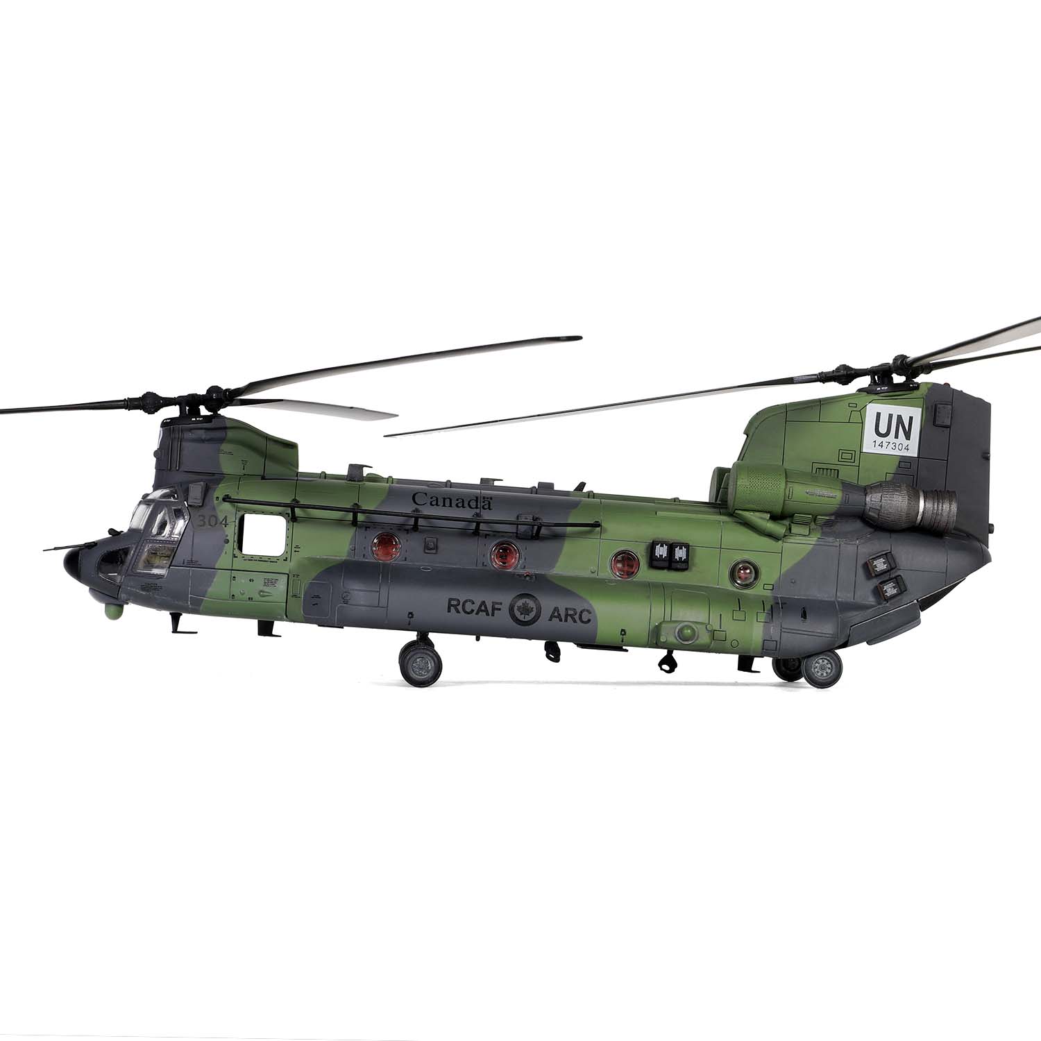 Boeing Chinook CH-147F helicopter Royal Canadian Air Force #147304 (Valkyrie Nose Art), 450 Tactical Helicopter Squadron, Camp Castor, Gao, Mali, Western Africa, 2018-2019