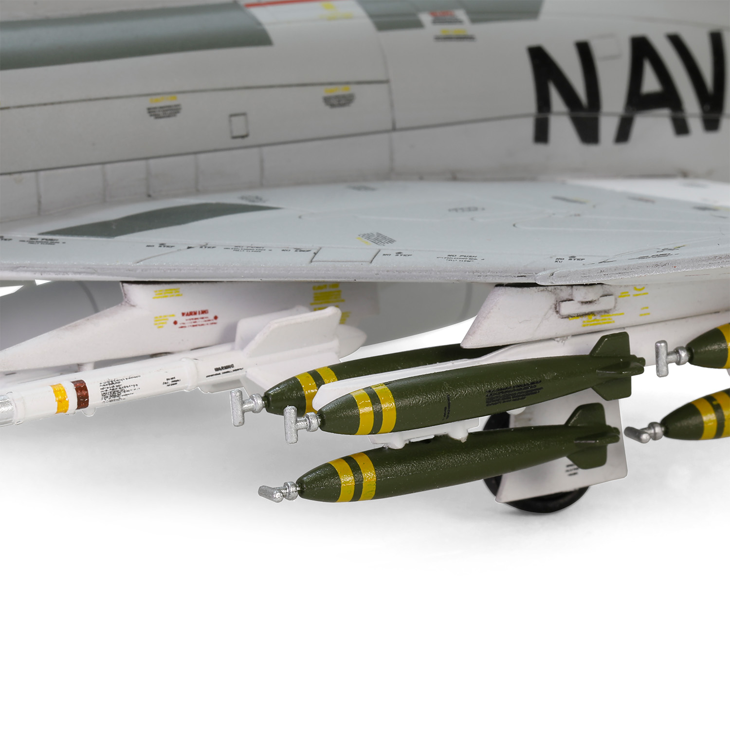 McDonnell Douglas F-4B Phantom II, USN, VF-111 Sundowners, F-4B 200, USS Coral Sea 1970